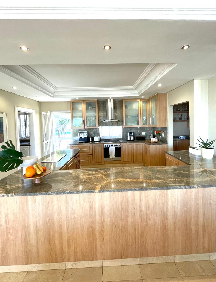 To Let 4 Bedroom Property for Rent in Fresnaye Western Cape